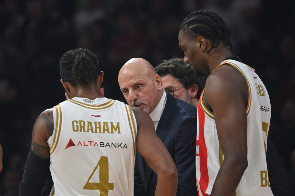 SASA OBRADOVIC trener kosarkasa Crvene zvezde na utakmici Evrolige protiv Virtusa Bolonja u hali Beogradska arena, Beograd 19.12.2025. godine Foto: Marko Metlas Kosarka, Crvena zvezda, Evroliga, Virtus Bolonja