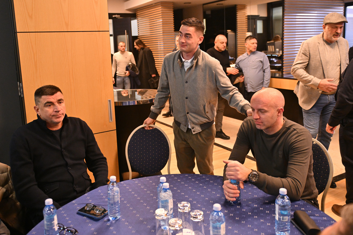 RADOVAN CURCIC, SASA ZDJELAR, IGOR BONDZULIC obnova trenerskih licenci Udruzenja trenera Srbije u hotelu M, Beograd 22.12.2025. godine Foto: Marko Metlas Fudbal, Srbija, Trenerske licence, Udruzenje trenera Srbije