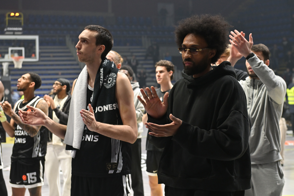 ALEKSEJ POKUSEVSKI i JABARI PARKER Dzabari Parker TUGA kosarkasa Partizana na utakmici Evrolige protiv Olimpijakosa Pirej u hali Aleksandar Nikolic Pionir, Beograd 14.01.2026. godine Foto: Marko Metlas Kosarka, Partizan, Evroliga, Olimpijakos Pirej