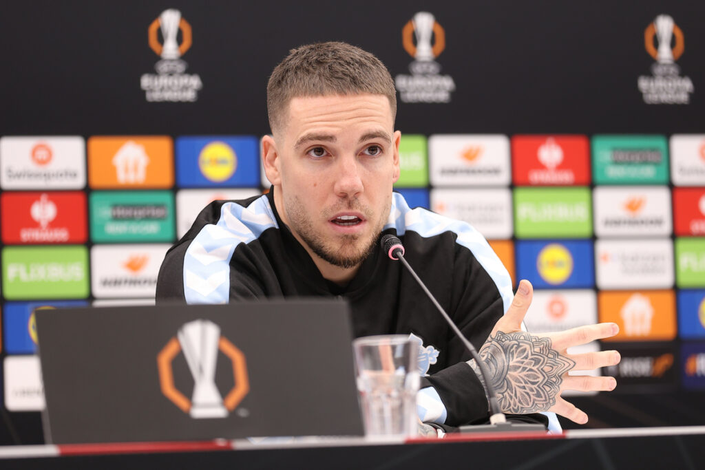 fudbaler Selte na konferenciji pred utakmicu UEFA Lige Evropa protiv Crvene Zvezde na stadionu Rajko Mitic, Beograd 28.01.2026. godine Foto: Ivica Veselinov / MN PRESS FUDBAL, FOOTBALL, UEFA EUROPA LEAGUE, LIGA EVROPE, CRVENA ZVEZDA, RED STAR, SELTA, CELTA