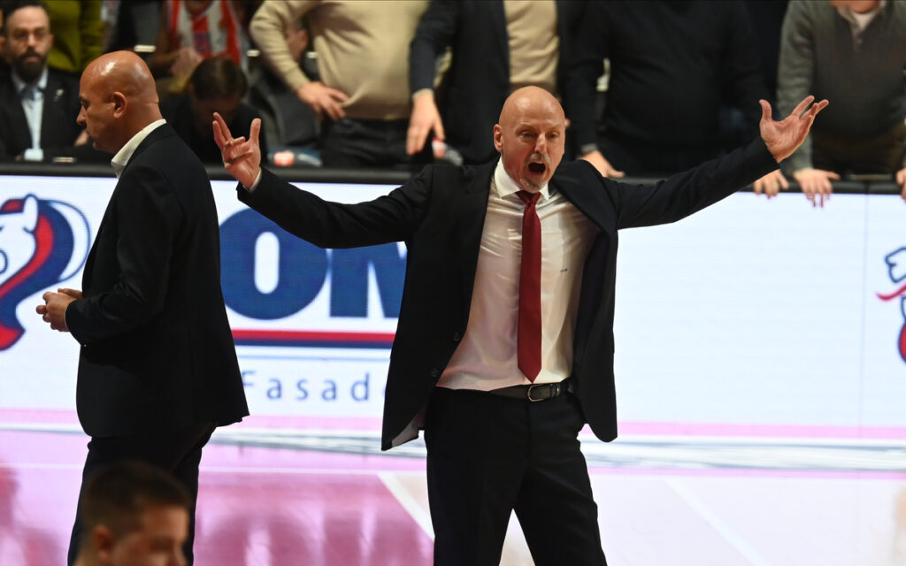 Trener Crvene zvezde, na utakmici Evrolige protiv Valensije, u hali Aleksandar Nikolic. Beograd, 06.01.2026. foto: Nebojsa Parausic Kosarka, Euroleague, Crvena zvezda, Valensija