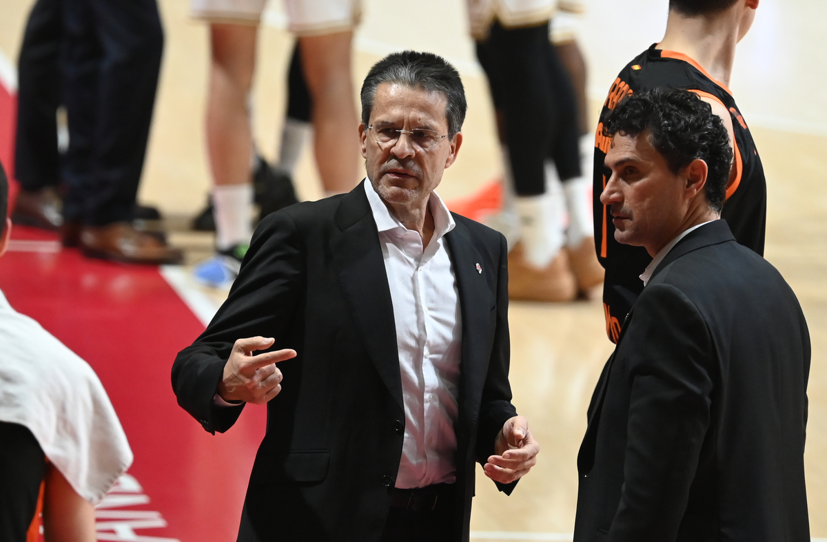 Trener Valensije, na utakmici Evrolige protiv Crvene zvezde, u hali Aleksandar Nikolic. Beograd, 06.01.2026. foto: Nebojsa Parausic Kosarka, Euroleague, Crvena zvezda, Valensija