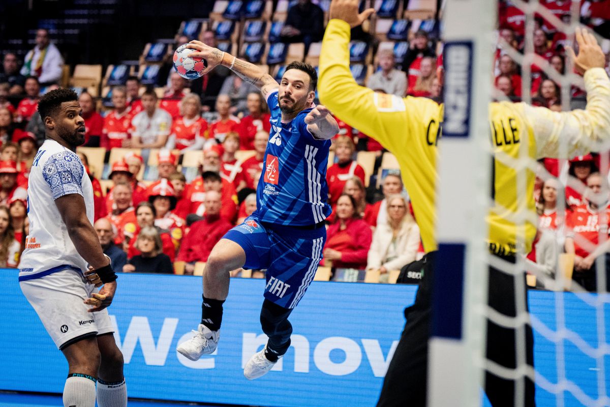 France's Hugo Descat throws during the European Championship handball match between France and Portugal in Herning, Denmark on Saturday, Jan. 24, 2026. (Sebastian Elias Uth /Ritzau Scanpix via AP)