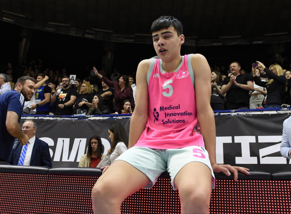 VUK DANILOVIC, mladi kosarkas Mega Mis, na utakmici finala kadetskog plejofa protiv Partizana, u hali sportova Ranko Zeravica. Beograd, 12.05.2024. foto: Nebojsa Parausic Kosarka, U16, Finale play off, Mega Mis, Partizan, Tuga