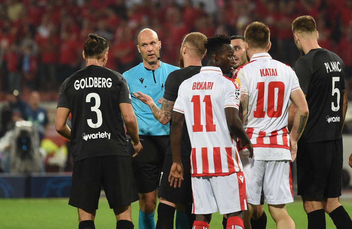 ANTHONY TAYLOR Entoni Tejlor na utakmici kvalifikacija za Ligu sampiona Crvena zvezda - Makabi Haifa, na stadionu Rajko Mitic. Beograd, 23.08.2022. foto: Nebojsa Parausic Fudbal, UEFA Champions League, Makabi, Crvena zvezda, Radost