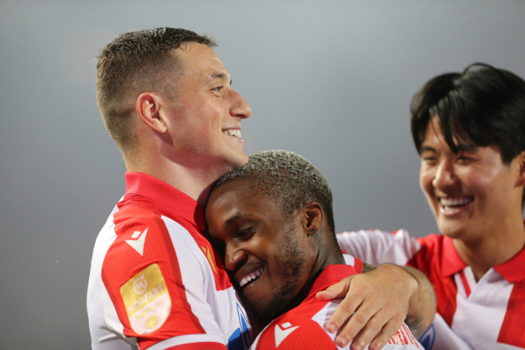 BRUNO DUARTE DA SILVA i MENDES JOAO FELICIO MILSON Mendes Zoao Felisio Milson fudbaler Crvene zvezde na utakmici Superlige Prvenstva Srbije protiv OFK Beograda na stadionu Rajka Mitica, Beograd, 26.07.2025. godine Foto: MN PRESS Fudbal, Crvena zvezda, Superliga Prvenstvo Srbije, OFK Beograd