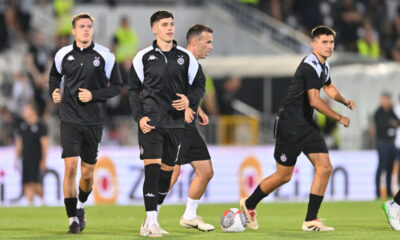 MILAN VUKOTIC , VANJA DRAGOJEVIC fudbaleri Partizana na utakmici kvalifikacija za UEFA Ligu Konferencija protiv Hibernijana Edinburg na stadionu Partizana, Beograd 07.08.2025. godine Foto: Marko Metlas Fudbal, Partizan, Kvalifikacije, UEFA Liga Konferencija, Hibernijan Edinburg