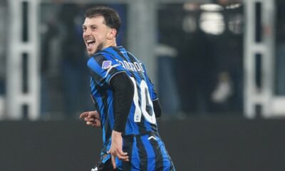 Atalanta's Lazar Samardzic celebrates after scoring their fourth goal during the Champions League second leg playoff match between Atalanta and Borussia Dortmund in Bergamo, Italy, Wednesday, Feb. 25, 2026. (Spada/LaPresse via AP)