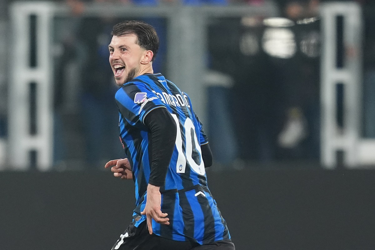Atalanta's Lazar Samardzic celebrates after scoring their fourth goal during the Champions League second leg playoff match between Atalanta and Borussia Dortmund in Bergamo, Italy, Wednesday, Feb. 25, 2026. (Spada/LaPresse via AP)