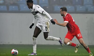 DEMBA SECK Demba Sek fudbaler Partizana na utakmici Superlige Prvenstva Srbije protiv ISMAEL CASADO CASAS Ismael Kasado Kasas iz IMT na stadionu Lagator, Loznica 20.12.2025. godine Foto: Marko Metlas Fudbal, Partizan, Superliga Prvenstvo Srbije, IMT