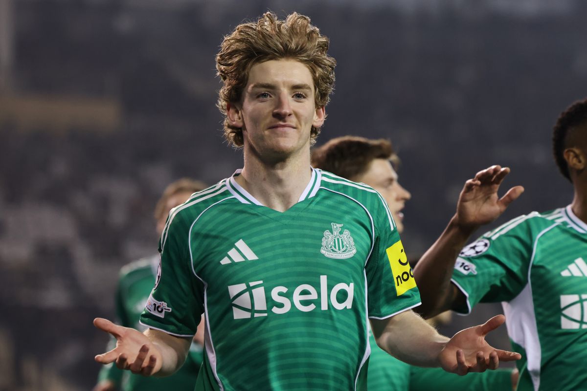 Newcastle's Anthony Gordon celebrates after scoring his side's first goal during the Champions League play-off first leg soccer match between Qarabag and Newcastle in Baku, Azerbaijan, Wednesday, Feb. 18, 2026. (AP Photo)