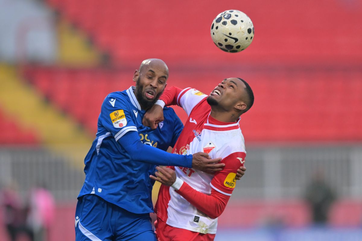 LUCAS BARROS DA CUNHA Lukas Baros da Kunja fudbaler Vojvodine Novi Sad na utakmici Superlige Prvenstva Srbije protiv ABDULSAMED AHMED ABDULLAHI Abdulsamed Ahmed Abdulahi iz Novog Pazara na stadionu Karadjordje, Novi Sad 21.02.2026. godine Foto: Mladjan Ivanovic / MN PRESS Fudbal, Novi Pazar, Superliga Prvenstvo Srbije, Vojvodina Novi Sad