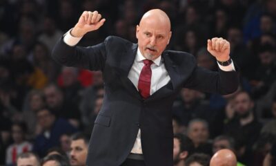 Trener Crvene zvezde na utakmici Evrolige protiv Anadolu Efesa Istanbul u hali Beogradska arena, Beograd 25.02.2026. godine Foto: Marko Metlas Kosarka, Crvena zvezda, Evroliga, Anadolu Efes Istanbul