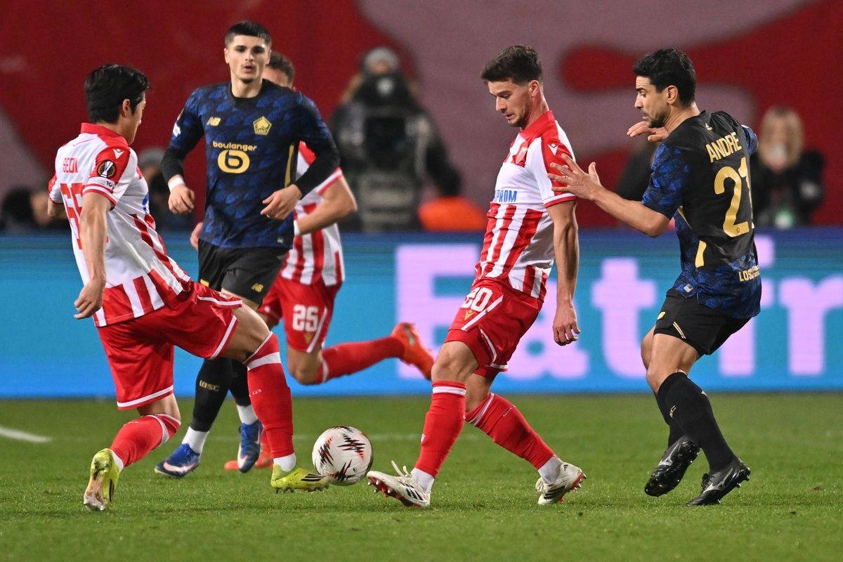 fudbaler Crvene zvezde na utakmici UEFA Lige Evropa protiv LOSC Lila na stadionu Rajko Mitic, Beograd 26.02.2026. godine Foto: Marko Metlas Fudbal, Crvena zvezda, UEFA Liga Evropa, LOSC Lil