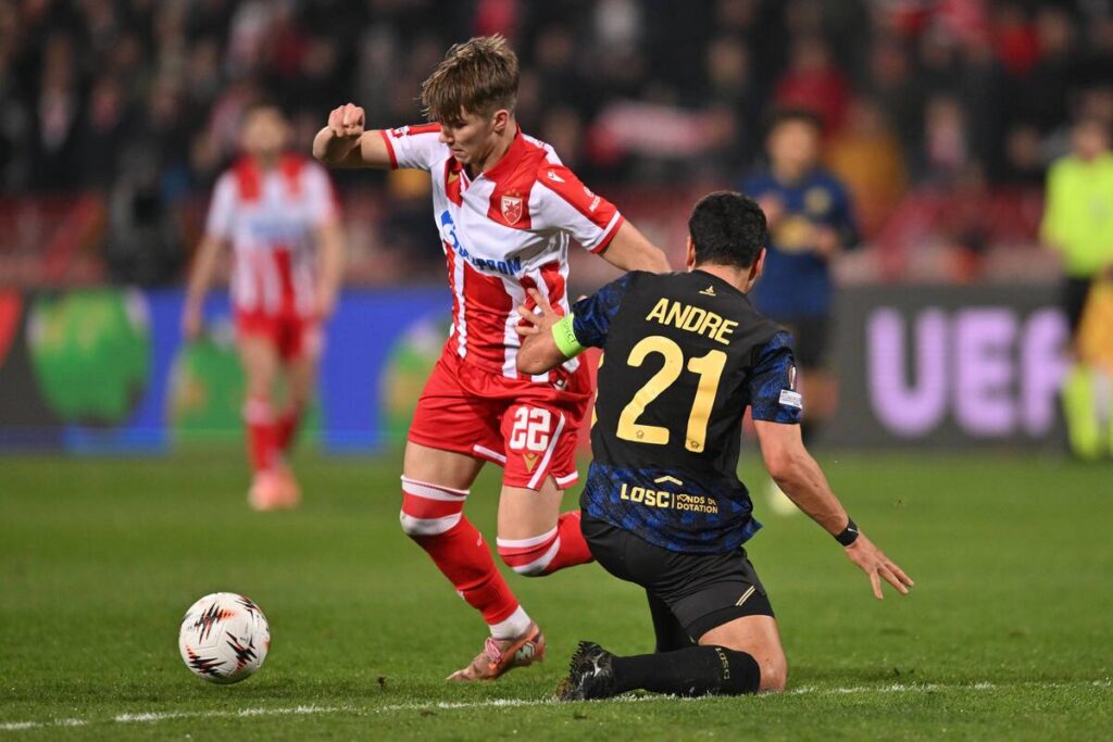 fudbaler Crvene zvezde na utakmici UEFA Lige Evropa protiv LOSC Lila na stadionu Rajko Mitic, Beograd 26.02.2026. godine Foto: Marko Metlas Fudbal, Crvena zvezda, UEFA Liga Evropa, LOSC Lil