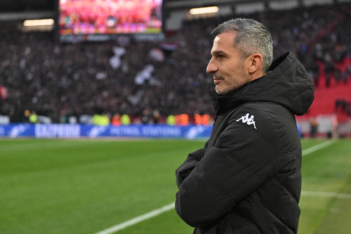 fudbaler Crvene zvezde na utakmici Superlige Prvenstva Srbije protiv Partizana na stadionu Rajka Mitica, Beograd, 22.02.2026. godine Foto: Marko Metlas Fudbal, Crvena zvezda, Superliga Prvenstvo Srbije, Partizan