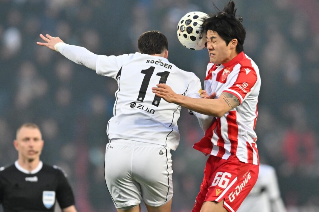 fudbaler Crvene zvezde na utakmici Superlige Prvenstva Srbije protiv Partizana na stadionu Rajka Mitica, Beograd, 22.02.2026. godine Foto: Marko Metlas Fudbal, Crvena zvezda, Superliga Prvenstvo Srbije, Partizan