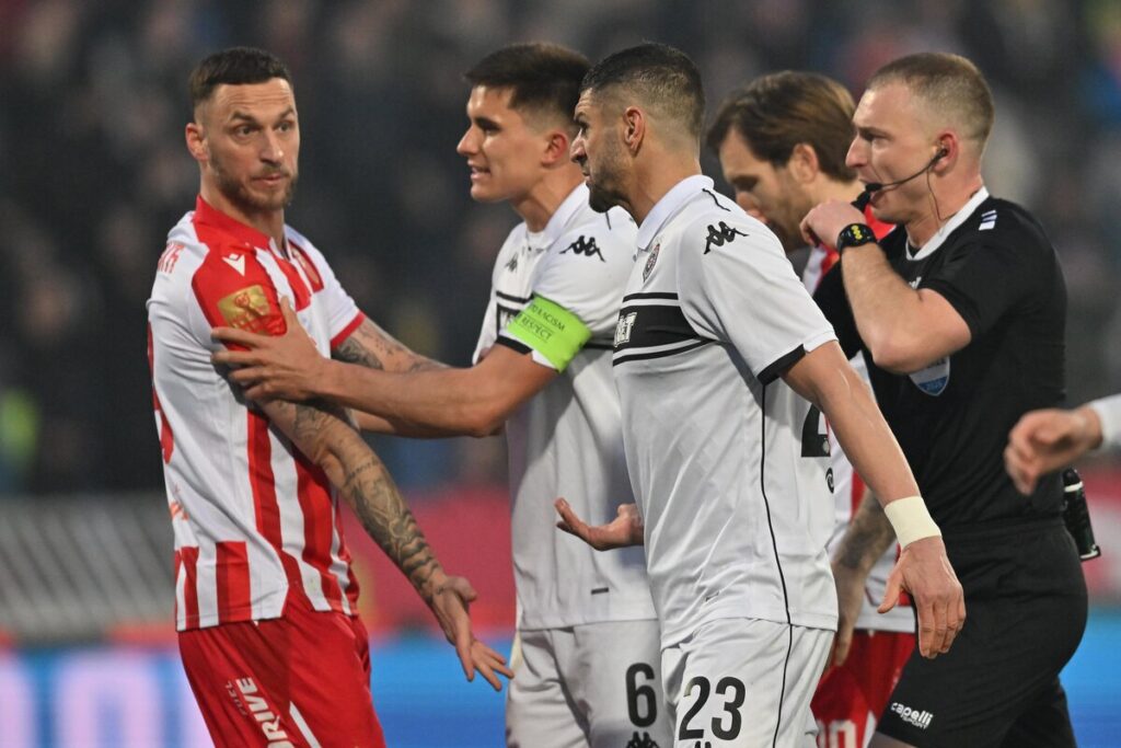 fudbaler Crvene zvezde na utakmici Superlige Prvenstva Srbije protiv Partizana na stadionu Rajka Mitica, Beograd, 22.02.2026. godine Foto: Marko Metlas Fudbal, Crvena zvezda, Superliga Prvenstvo Srbije, Partizan