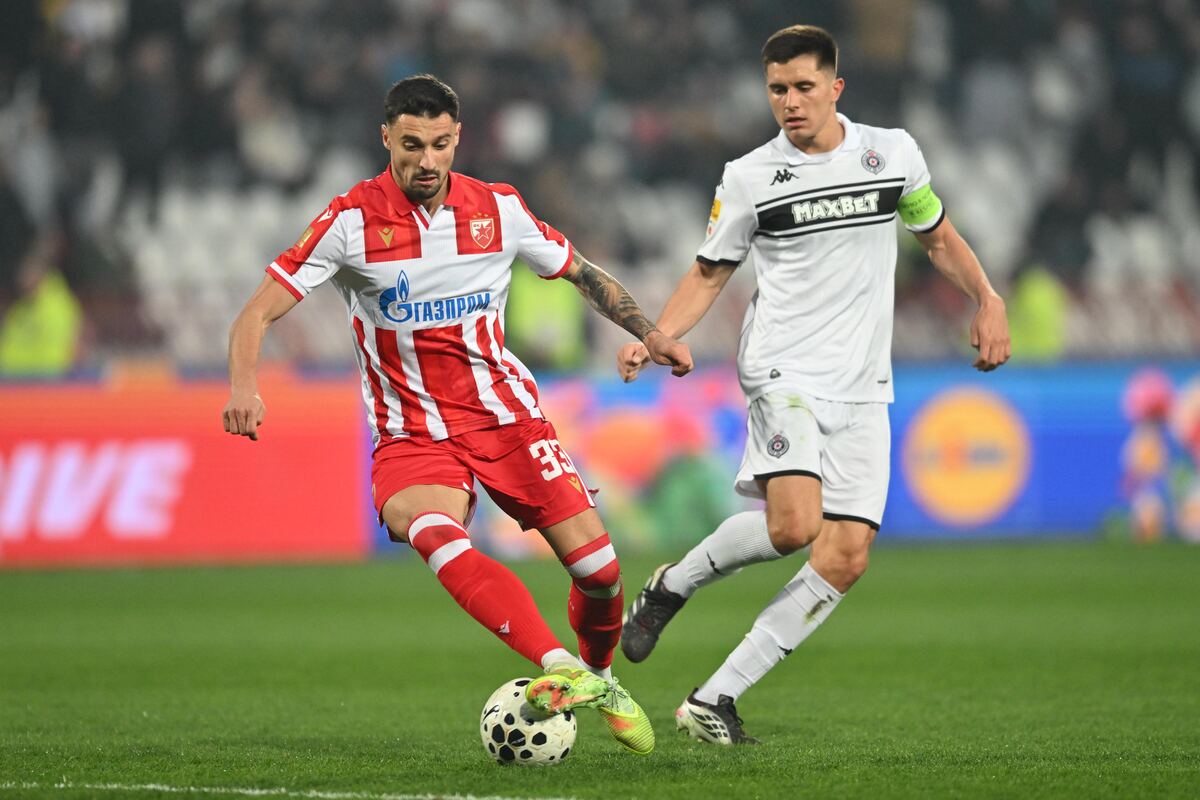 fudbaler Crvene zvezde na utakmici Superlige Prvenstva Srbije protiv Partizana na stadionu Rajka Mitica, Beograd, 22.02.2026. godine Foto: Marko Metlas Fudbal, Crvena zvezda, Superliga Prvenstvo Srbije, Partizan