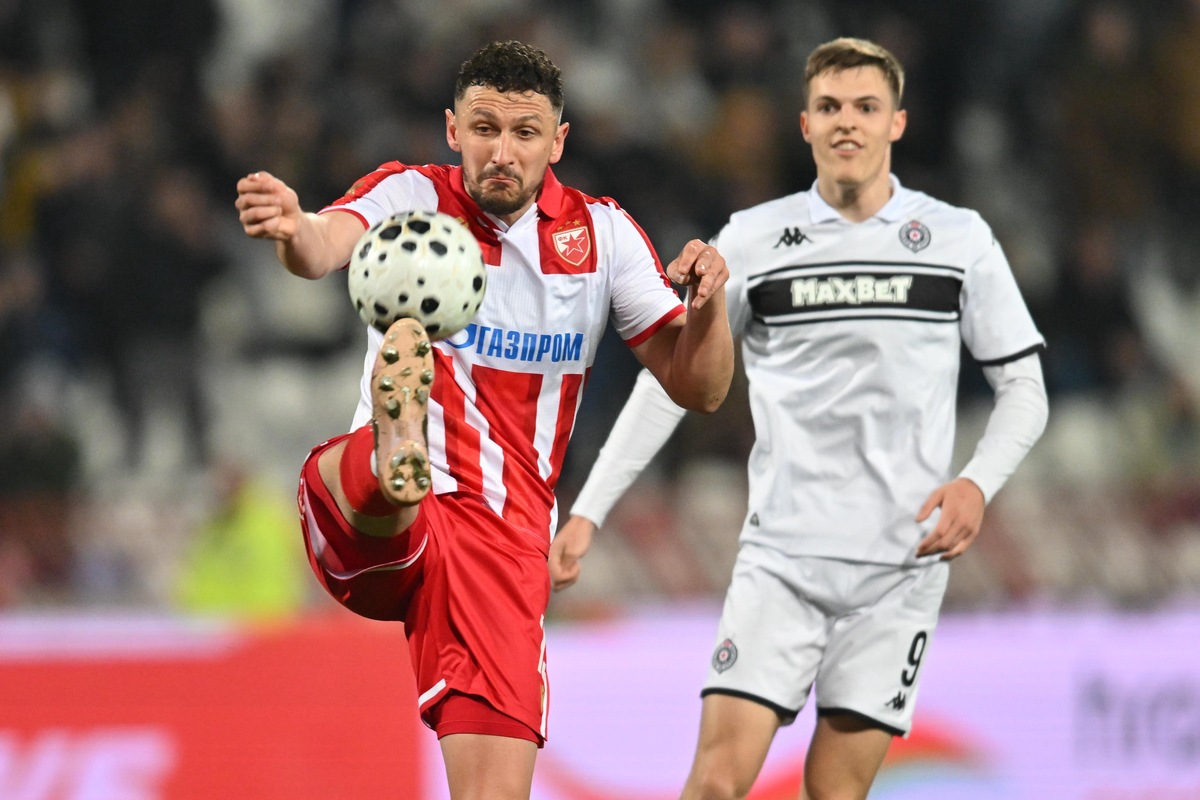 fudbaler Crvene zvezde na utakmici Superlige Prvenstva Srbije protiv Partizana na stadionu Rajka Mitica, Beograd, 22.02.2026. godine Foto: Marko Metlas Fudbal, Crvena zvezda, Superliga Prvenstvo Srbije, Partizan