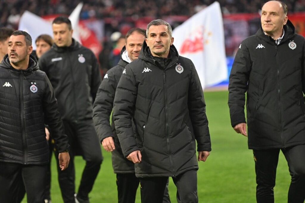 Trener Partizana na utakmici Superlige Prvenstva Srbije protiv Crvene zvezde na stadionu Rajka Mitica, Beograd, 22.02.2026. godine Foto: Marko Metlas Fudbal, Crvena zvezda, Superliga Prvenstvo Srbije, Partizan