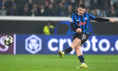 Atalanta's Lazar Samardzic scores a penalty during the Champions League second leg playoff match between Atalanta and Borussia Dortmund in Bergamo, Italy, Wednesday, Feb. 25, 2026. (Spada/LaPresse via AP)
