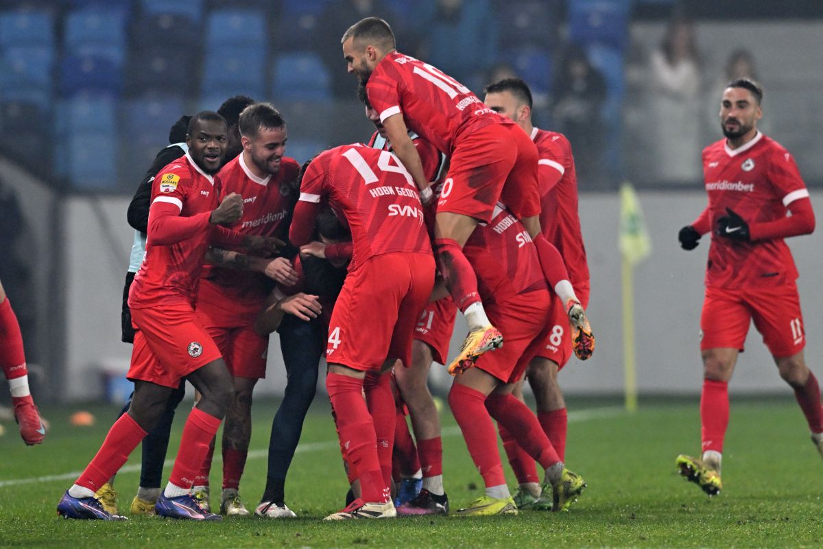 RADOST fudbalera IMT na utakmici Superlige Prvenstva Srbije protiv Partizana na stadionu Lagator, Loznica 20.12.2025. godine Foto: Marko Metlas Fudbal, Partizan, Superliga Prvenstvo Srbije, IMT