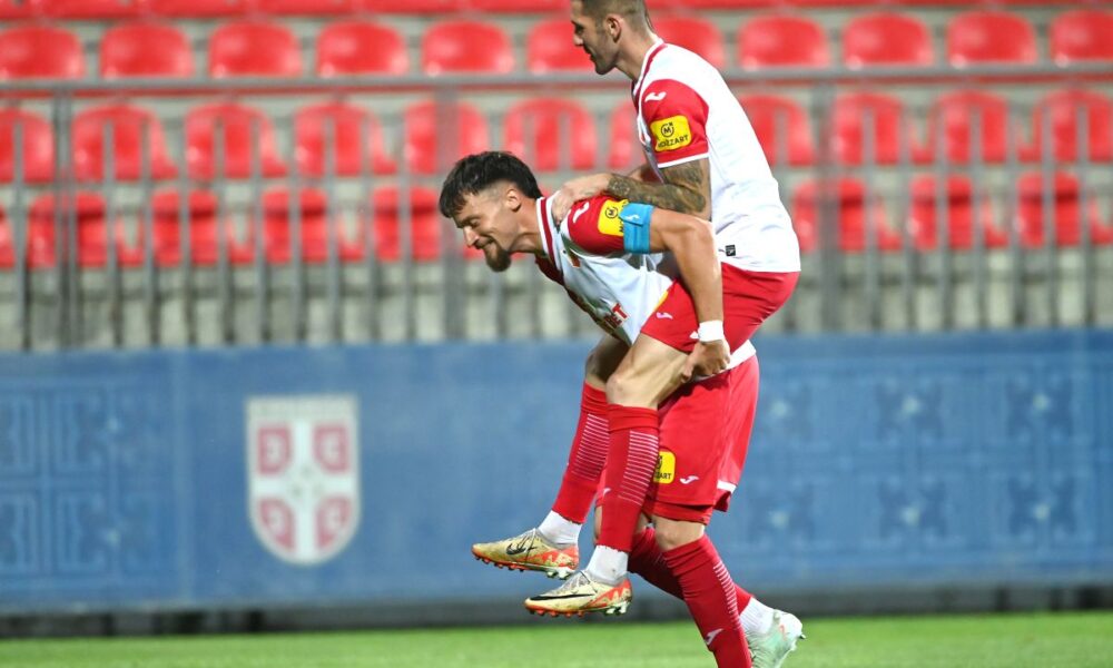 ALEKSA VUKANOVIC, i NJEGOS PETROVIC, fudbaleri Vojvodine, proslavljaju gol na prvenstvenoj utakmici protiv OFK Beograda, na stadionu SC FSS. Stara Pazova, 09.08.2025. foto: Nebojsa Parausic Fudbal, OFK Beograd, Vojvodina