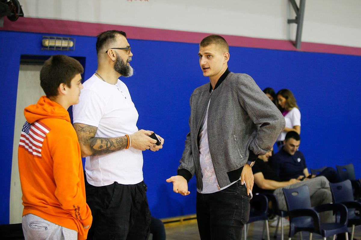 NIKOLA JOKIC i RATKO VARDA na revijalnoj kosarkaskoj utakmici DEKI CIAO u hali Mega Factory, Beograd 11.06.2020. godine Foto: MN PRESS / Ivica Veselinov