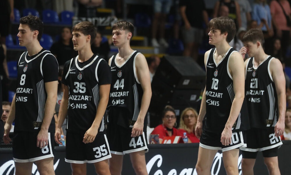 MITAR BOSNJAKOVIC, LUKAS NIKOLA BOJOVIC, UROS DANILOVIC, UROS MIJAILOVIC, DJORDJE SEKULARAC kosarkasi Partizana na utakmici Open air turnira protiv Makabija Tel Aviv u hali Aleksandar Nikolic Pionir, Beograd 13.09.2025. godine Foto: MN PRESS Kosarka, Partizan, Open air turnir, Makabi Tel Aviv