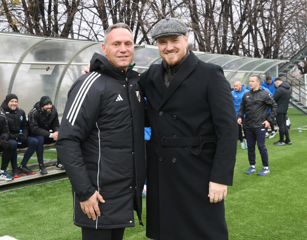 MILAN LESNJAK, trener fudbalera Cukarickog, na prvenstvenoj utakmici protiv Radnika, i MARKO JAKSIC, na stadionu Cukarickog. Beograd, 13.12.2025. foto: MN Press photo / mr Fudbal, Cukaricki, Radnik Surdulica