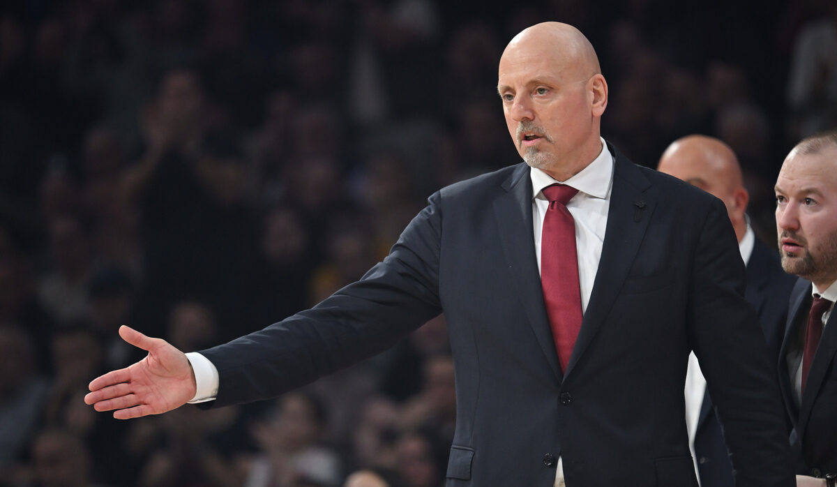 SASA OBRADOVIC trener kosarkasa Crvene zvezde na utakmici Evrolige protiv Anadolu Efesa Istanbul u hali Beogradska arena, Beograd 25.02.2026. godine Foto: Marko Metlas Kosarka, Crvena zvezda, Evroliga, Anadolu Efes Istanbul