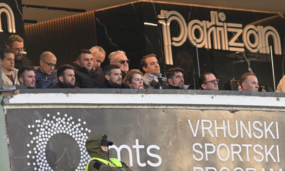 NENAD MARINKOVIC, MIRALEM SULEJMANI, DANKO LAZOVIC, MILKA FORCAN, VELJKO PAUNOVIC selektor i trener, PREDRAG MIJATOVIC, RASIM LJAJIC predsednik fudbalera Partizana na utakmici Superlige Prvenstva Srbije protiv TSC Backa Topola na stadionu Partizana, Beograd 14.03.2026. godine Foto: Marko Metlas Fudbal, Partizan, Superliga Prvenstvo Srbije, TSC Backa Topola