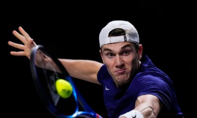 FILE -Britain's Jack Draper plays a shot against Serbia's Miomir Kecmanovic during a Davis Cup quarter-final tennis match between Serbia and United Kingdom in Malaga, Spain, Nov. 23, 2023. (AP Photo/Manu Fernandez, File)