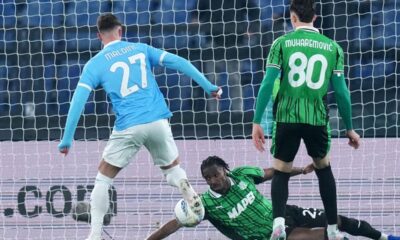Lazio's Daniel Maldini, left, scores during the Serie A soccer match between Lazio and Sassuolo in Rome, Italy, Monday March 9, 2026. (Alfredo Falcone/LaPresse via AP)
