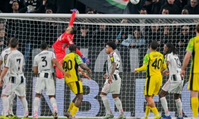 Juventus goalkeeper Mattia Perin clear the ball during the Serie A soccer match between Juventus and Sassuolo in Turin, Italy, Saturday, March 21, 2026. (Tano Pecoraro/LaPresse via AP)