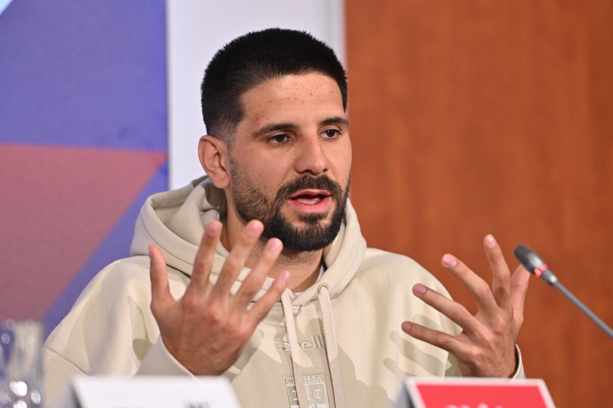 ALEKSANDAR MITROVIC fudbaler reprezentacije Srbije pres konferencija u sportskom centru FSS, Stara Pazova 30.03.2026. godine Foto: Marko Metlas Fudbal, Srbija, Pres konferencija