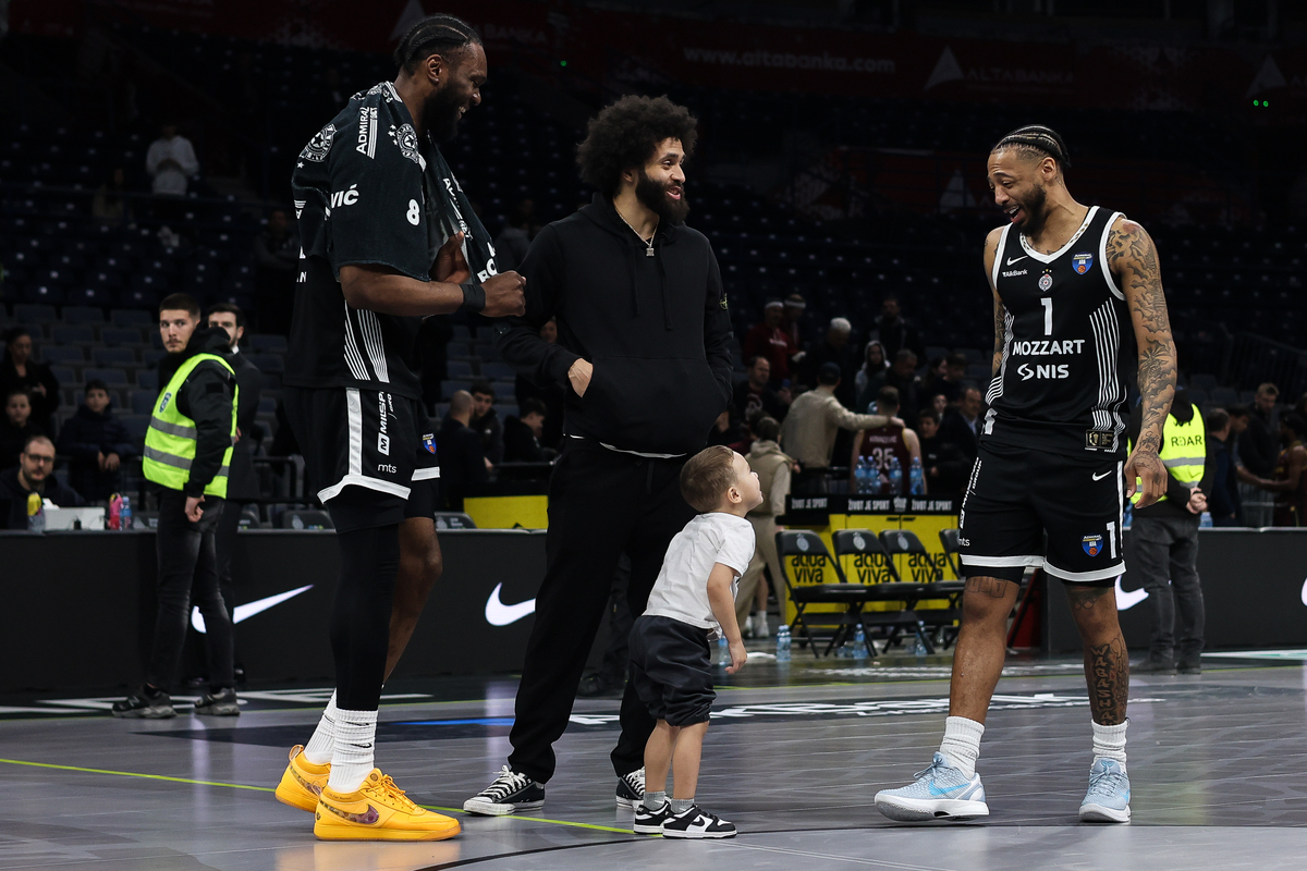 BRUNO FERNANDO, DUANE WASHINGTON Dvejn Vasington, CARLIK JONES Karlik Dzons kosarkasi Partizana na utakmici Jadranske ABA lige protiv KK Bosna u hali Beogradska arena, Beograd 30.03.2026. godine Foto: MN PRESS Kosarka, Partizan, Jadranska ABA liga, KK Bosna