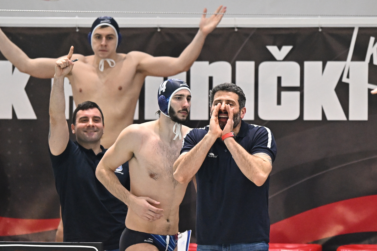 ALEKSANDAR SAPIC, trener vaterpolista Novog Beograda, na utakmici Regionalne lige protiv Radnickog Kragujevac, na bazenu Radncikog. Kragujevac, 16.02.2026. foto: Mladjan Ivanovic / MN PRESS Vaterpolo, Radnciki Kragujevac, Novi Beograd, Regionalna liga