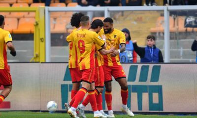 Lecce's Santiago Pierotti, center, celebrates scoring with teammates during the Serie A soccer match between Lecce and Cremonese in Lecce, Italy, Sunday March 8, 2026. (Giovanni Evangelista/LaPresse via AP)