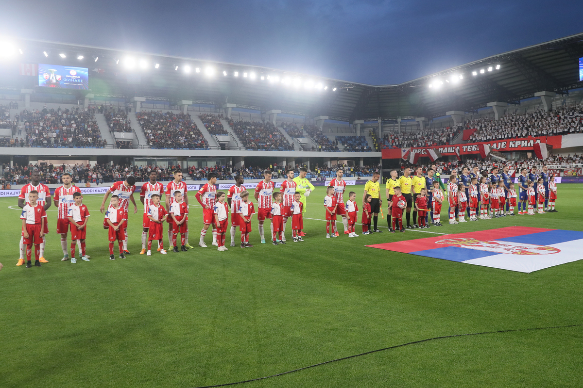 EKIPA fudbalera Crvene zvezde na utakmici finala Kupa Srbije protiv Vojvodine Novi Sad na stadionu Lagator, Loznica 21.05.2024. godine Foto: Marko Metlas Fudbal, Crvena zvezda, Kup Srbije, Vojvodina Novi Sad