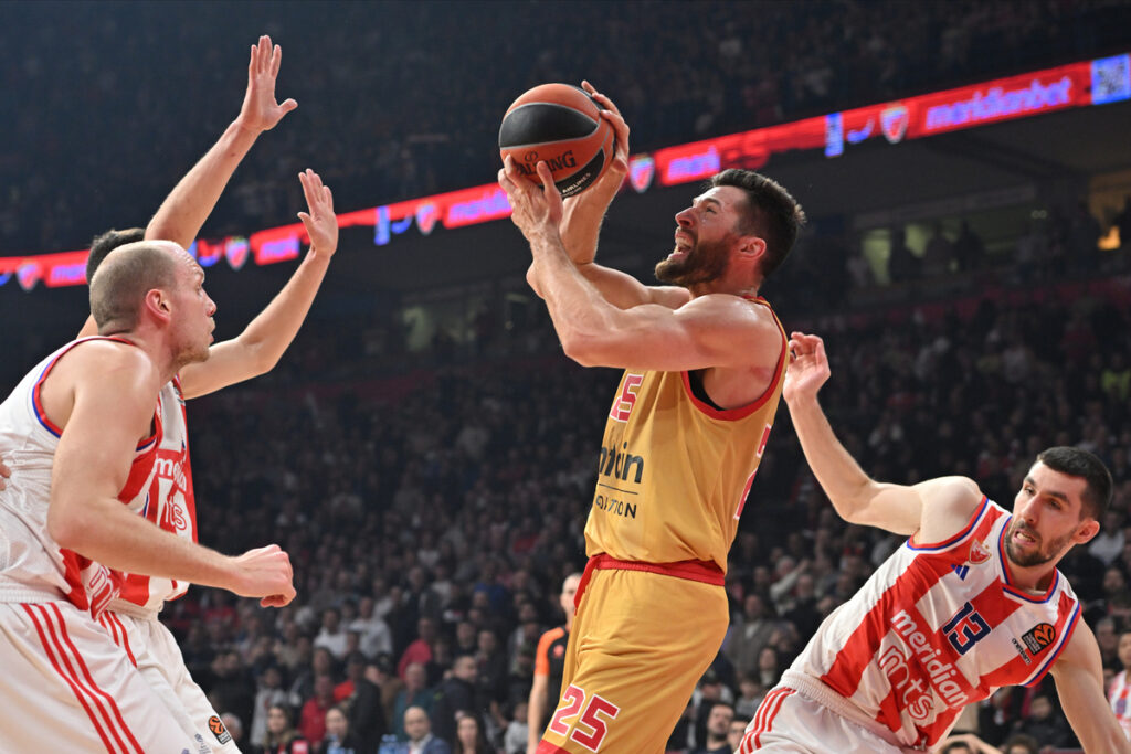 ALEC PETERS Alek Piters kosarkas Olimpijakosa Pirej na utakmici Evrolige protiv Crvene zvezde  u hali Beogradska arena, Beograd 13.12.2024. godine Foto: Marko Metlas
Kosarka, Crvena zvezda, Evroliga, Olimpijakos Pirej