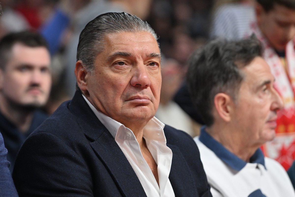 MIODRAG RAZNATOVIC MISKO menadzer, kosarkasi Crvene zvezde na utakmici Evrolige protiv Olimpijakosa Pirej u hali Beogradska arena, Beograd 13.12.2024. godine Foto: Marko Metlas Kosarka, Crvena zvezda, Evroliga, Olimpijakos Pirej