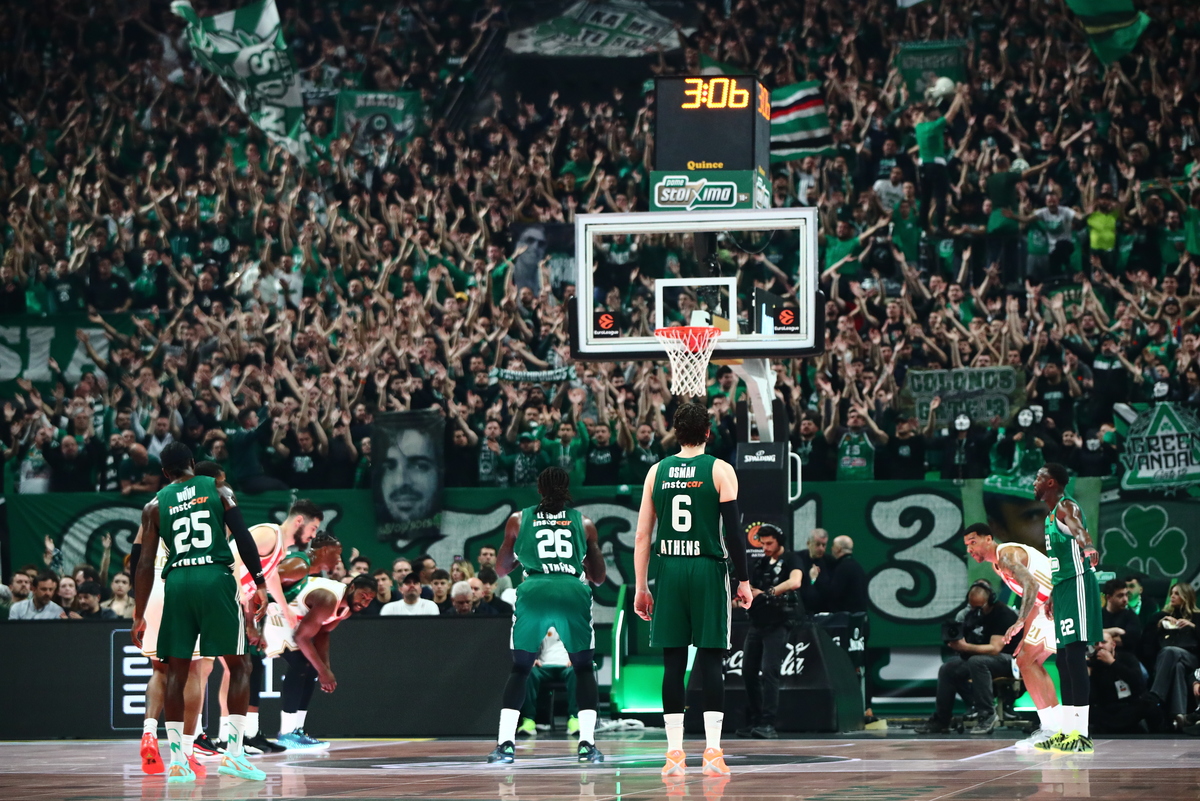 NAVIJACI kosarkasa Panatinaikosa Atina na utakmici Evrolige protivCrvene zvezde u hali OAKA, Atina 20.03.2026. godine Foto: MN PRESS Kosarka, Crvena zvezda, Evroliga, Panatinaikos Atina