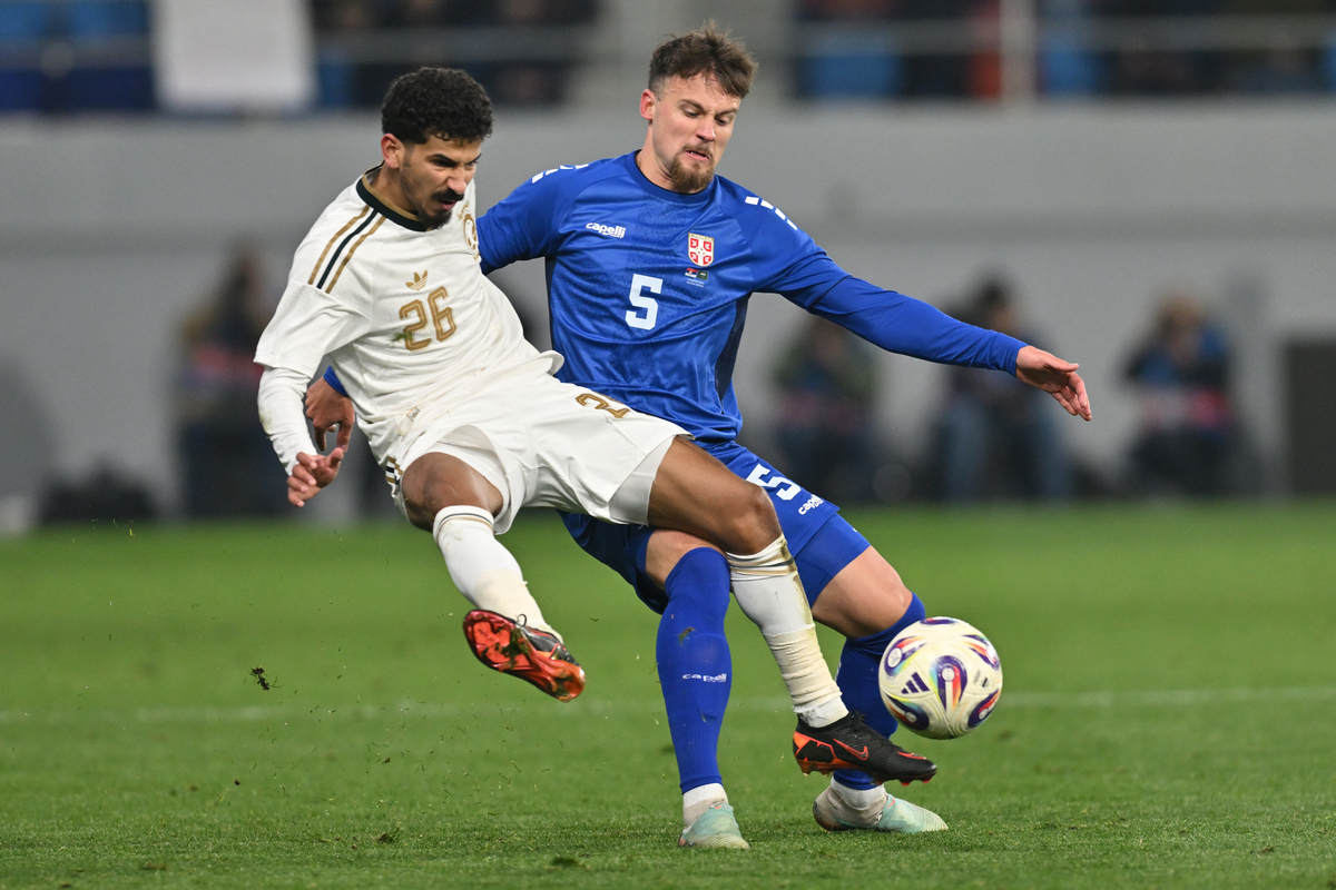 NJEGOS PETROVIC fudbaler reprezentacije Srbije na prijateljskoj utakmici protiv MOHAMMED MAHZARI Mohamed Mahzari iz Saudijske Arabije na stadionu TSC arena, Backa Topola 31.03.2026. godine Foto: Marko Metlas Fudbal, Reprezentacija, Srbija, Saudijska Arabija, Prijateljska utakmica