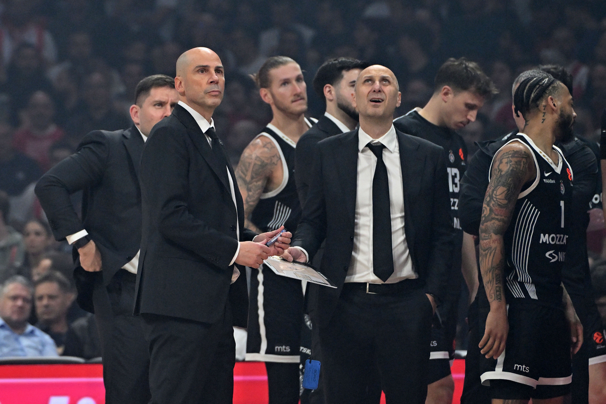 JOAN PENARROYA Djoan Penjaroja trener kosarkasa Partizana na utakmici Evrolige protiv Crvene zvezde u hali Beogradska arena, Beograd 02.04.2026. godine Foto: Marko Metlas Kosarka, Crvena zvezda, Evroliga, Partizan