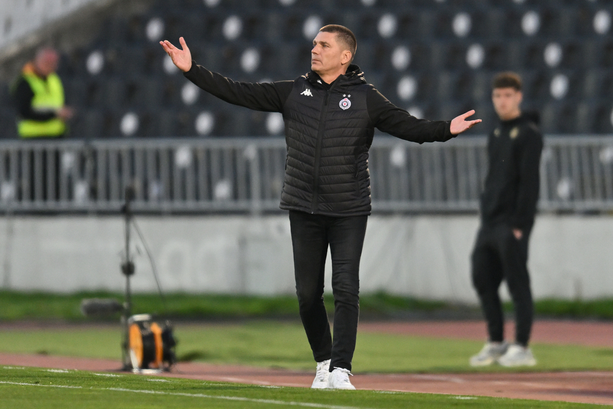 SRDJAN BLAGOJEVIC trener fudbalera Partizana na utakmici Superlige Prvenstva Srbije protiv Cukarickog na stadionu Partizana, Beograd 05.04.2026. godine Foto: Marko Metlas Fudbal, Partizan, Superliga Prvenstvo Srbije, Cukaricki