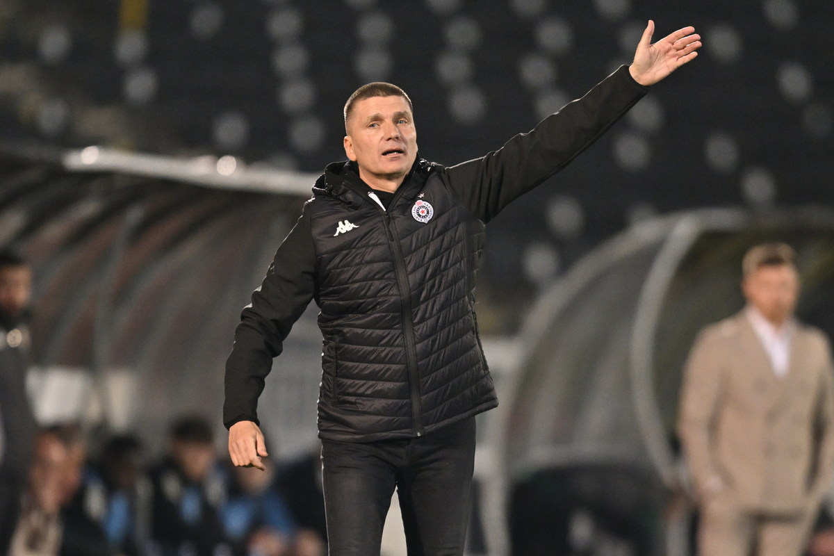 SRDJAN BLAGOJEVIC trener fudbalera Partizana na utakmici Superlige Prvenstva Srbije protiv Cukarickog na stadionu Partizana, Beograd 05.04.2026. godine Foto: Marko Metlas Fudbal, Partizan, Superliga Prvenstvo Srbije, Cukaricki