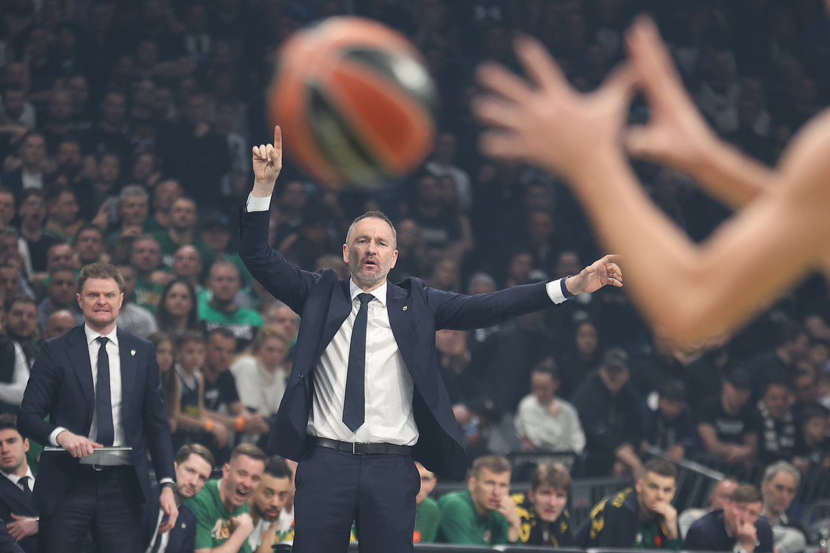 Trener Partizana na utakmici Evrolige protiv Zallgirisa u hali Beogradska Arena, Beograd 10.04.2026. godine Foto: Ivica Veselinov / MN PRESS KOSARKA, BASKETBALL, EVROLIGA, EUROLEAGUE, PARTIZAN, ZALGIRIS