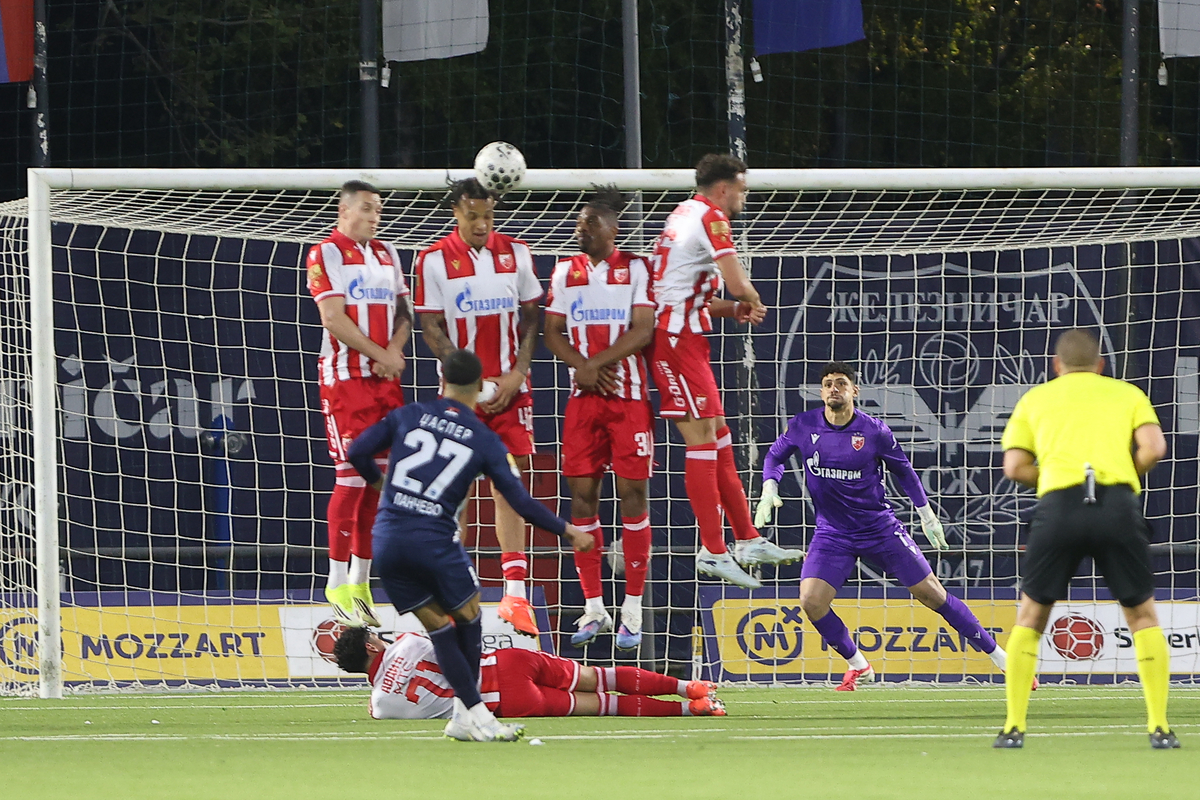 fudbaler Železničara iz Pančeva na utakmici Superlige Srbije protiv Crvene zvezde na stadionu SC Mladost, Pancevo 22.04.2026. godine Foto: Ivica Veselinov / MN PRESS FUDBAL, FOOTBALL, MOZZART SUPERLIGA, PRVENSTVO SRBIJE, NATIONAL CHAMPIONSHIP, CRVENA ZVEZDA, FK ZELEZNICAR PANCEVO